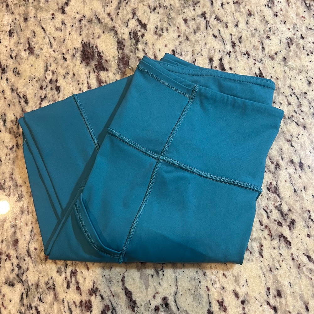 Lululemon Fast and Free Tight II 25" *Non-Reflective Nulux in Ice Cave size 6